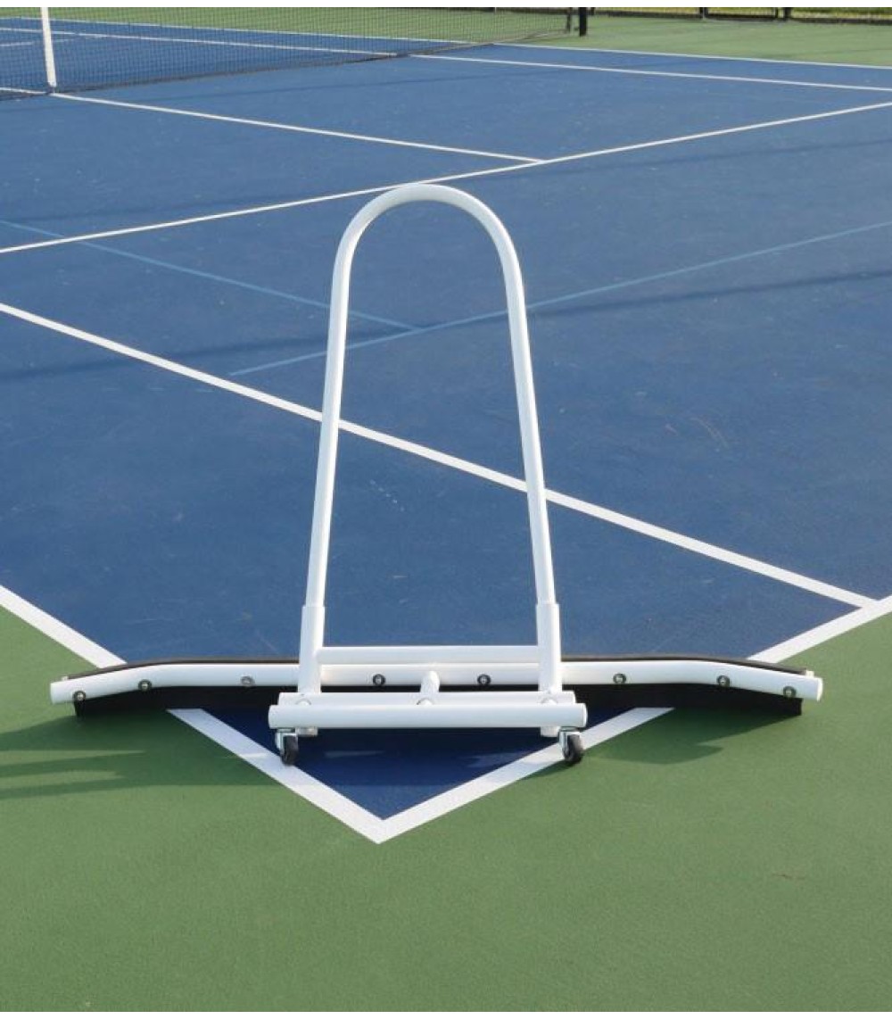 Устройство для сгона воды с теннисного корта