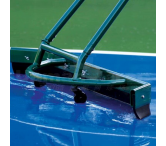 Устройство для сгона воды с теннисного корта